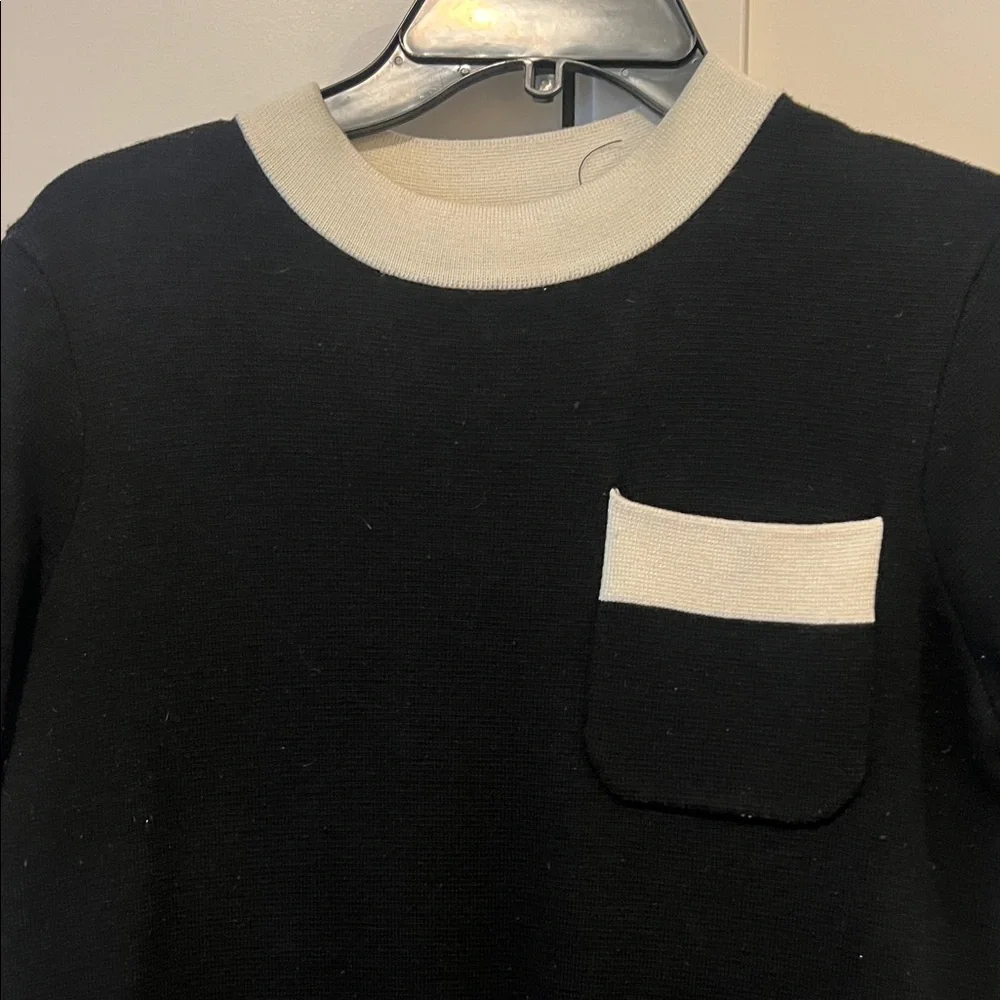 Black and White Short Sleeve Dress - Picture 2 of 4